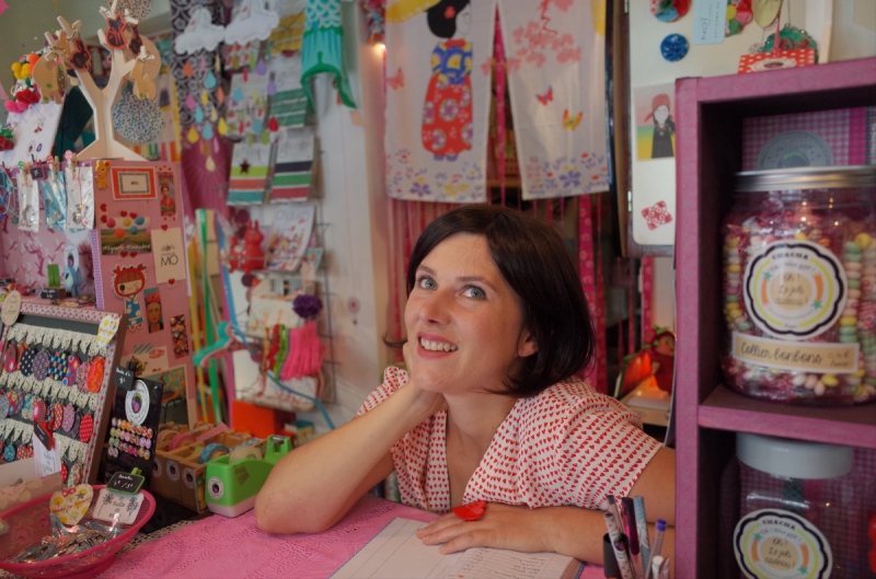 vente-ST RAPHAEL-min_shop_woman_craft_business_color-135528